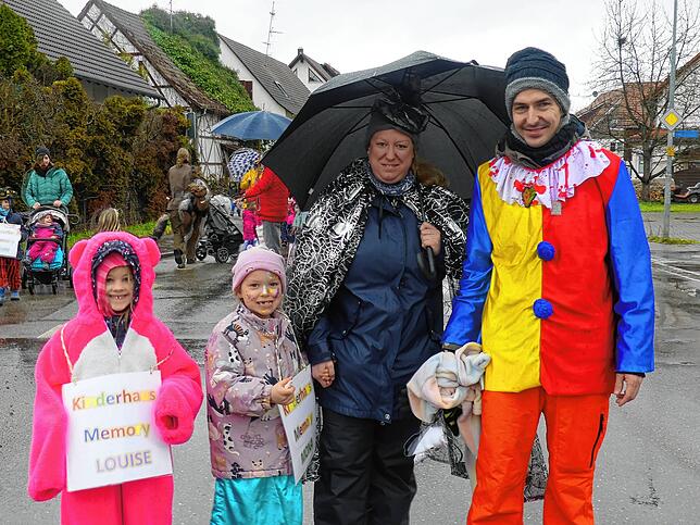 Bild 12: Rathaussturm in Ahausen: Die beeindruckendsten Bilder des Fasnacht-Spektakels in 2025