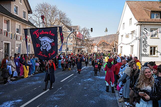 Bild 36: Unvergessliche Bilder vom Rosenmontagsumzug in Gottmadingen: So bunt war die Fasnacht 2025!