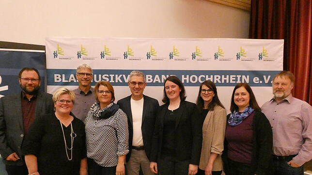 Altes und neues Präsidium: Jörg Murschinki (stellv. Verbandsdirigent), Annette Maier (Verbandskassiererin), Rolf Gallmann ...