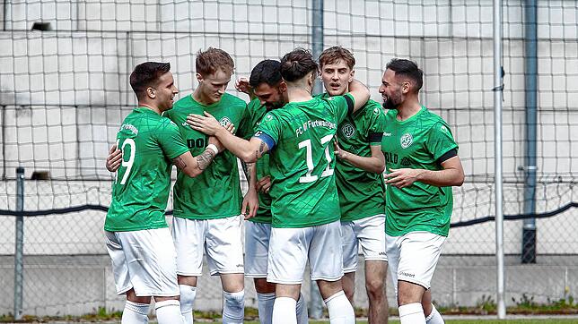 Großer Torjubel beim FC Furtwangen nach dem 3:2-Erfolg über den SV Geisingen.