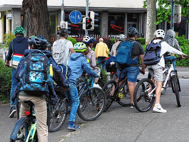 Drangvolle Enge: Am Zähringerplatz ist nirgendwo genug Raum für Radler, wenn richtig was los ist. Auch dieses Problem ist seit vielen ...