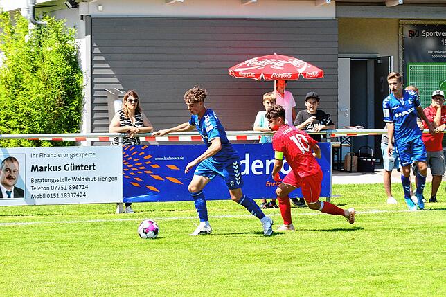 Bild 37: Nachwuchs des SC Freiburg verliert Testspiel in Jestetten &ndash; und wir haben Bilder!