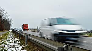 Die B31 ist die wichtigste Ost-West-Verkehrsachse im Bodenseekreis. Allerdings ist die Strecke regelmäßig überlastet, ein Neubau ...