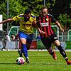 Die Offensive der SpVgg F.A.L. um Torjäger Qendrim Krasniqi (links) blieb beim Relegationsspiel in Rheinfelden (rechts Waldemar Schmidt) ...