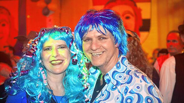 Bild 4: Glückwunsch! Fotos vom Jubelball zu Ehren der Lausbuben der Narrengemeinde Hofpeter