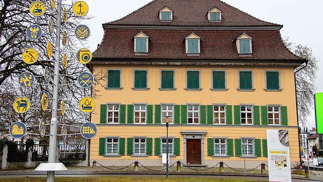 Im Singener Schloss ist aktuell das Hegau-Museum beheimatet. Die Stadt hat nun Pläne bezüglich eines neuen Heimatmuseums aber auf Eis ...