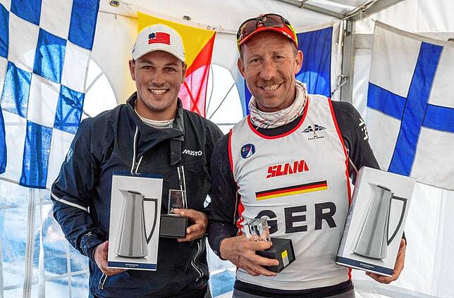 Hubert Merkelbach (rechts) und Kilian Weise freuen sich über einen Erfolg bei der Europameisterschaft.