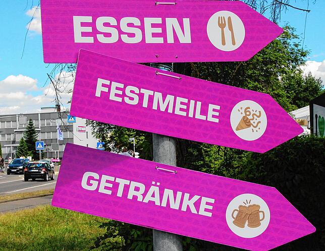Bild 3: Die Firma Straub in Bräunlingen feiert Riesenjubiläumsfest: Die Stimmung ist grandios.