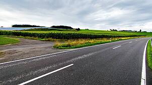 Wie genau die Einfahrt auf die B313 erfolgen könnte, wird derzeit vom Regierungspräsidium Freiburg betrachtet. Sollte die an den im ...