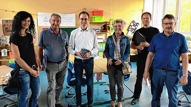 Christine Bär, Ewald Gut, Micha Bächle, Kerstin Milse, Alexander Misok und Dieter Fehrenbacher machen sich ein Bild von den nötigen ...