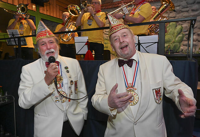 Bild 2: Närrrischer Abend der Bengelschiesserzunft in Böhringen