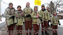 Der fröhliche Nachwuchs der Riedvindele aus dem Pfullendorfer Teilort Aach-Linz trug beim Umzug in Kreenheinstetten das Täfele voraus.