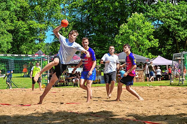 Bislang hat die Handballabteilung des Turnvereins ein Beach-Handballturnier am Klosterweiher ausgerichtet. Nach der Fertigstellung der ...
