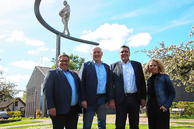 Der Mooser Bürgermeister Patrick Krauss, der Gaienhofener Bürgermeister Jürgen Maas und der Öhninger Bürgermeister Andreas Schmid stehen ...