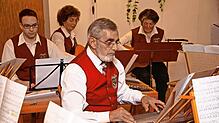 Musik war für Siegfried Enz immer besonders wichtig. Unter anderem war er mehr als 60 Jahre aktiv im Zitherclub Furtwangen, wie hier bei ...