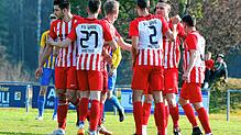 Die Spieler des FV Walbertsweiler-Rengetsweiler wollen auch am Samstag im Spiel gegen den SV Denkingen und ihren Ex-Trainer Joachim ...