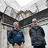 Die Seelsorger Jürgen Bender (links) und Konrad Sieber werden gerade zur Weihnachtszeit häufiger von Insassen der JVA Waldshut um ...