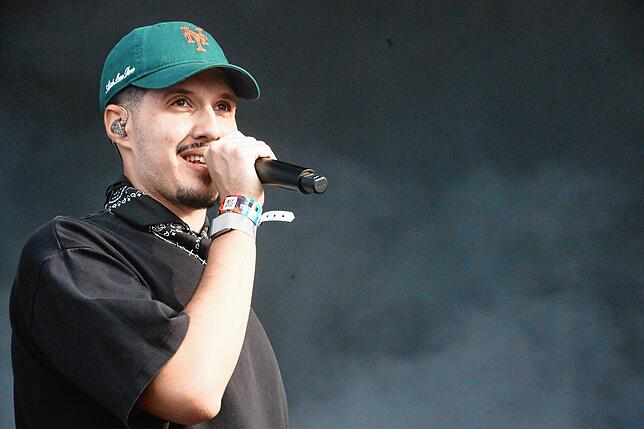 Bild 15: RIN rappt am Sonntag beim Southside-Festival