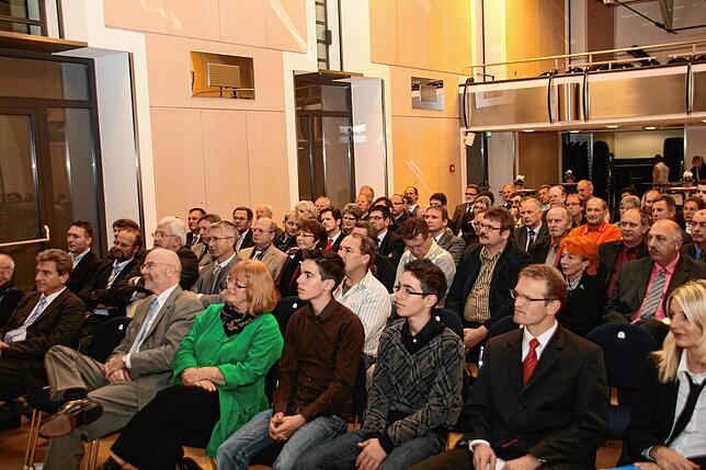 2009: Rainer Stolz, seine damalige Frau und seine Söhne bei der Amtseinführung zu seiner dritten Amtsperiode.
