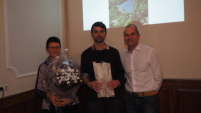 David Wälchli (rechts) dankte Lucia Wick von der Universität Basel und Lucas Kämpf von der TU Dresden für ihre Ausführungen.
