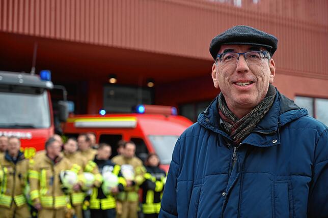 Peter Kaiser, stellvertretender Oberbürgermeister, empfing die FFW-Leute vor dem neuen Domizil und bezeichnete den Umzug ins moderne ...