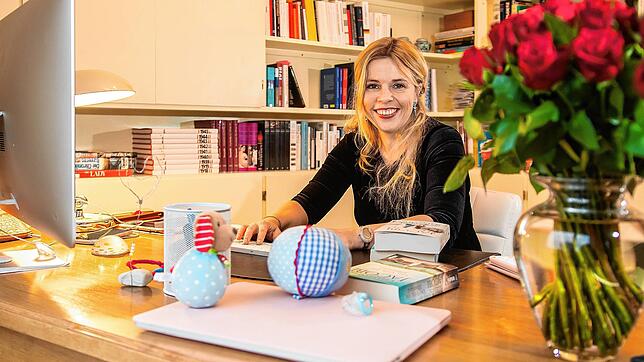 Bestseller-Autorin, Verlegerin, fünffache Mutter: Eva-Maria Bast hat ein neues Buch herausgebracht, das helfen soll, mit Kindern gut ...