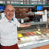 „Die Eisdiele ist mein Leben, aber nach der Saison ist man müde und freut sich auf etwas Ruhe in Italien“, sagt Tiziano ...