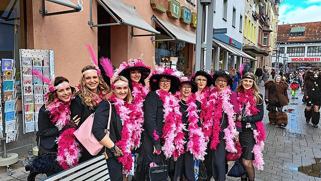 Bild 4: Fasnacht-Bilder aus Bad Säckingen: Wiiber treiben ihr Unwesen am schmutzigen Donnerstag – jetzt ansehen!