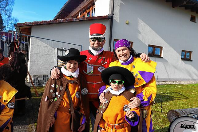 Bild 17: „Narri-Narro“ in hallt in den Straßen