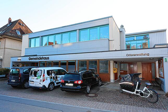 Die Grundschule Hegne könnte in ein Kinderhaus verwandelt werden. Dabei entstünden Gruppenräume und Fachbereiche für die Kleinen sowie ...