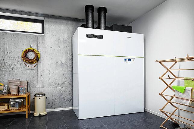 Ein Batteriespeicher kann eine Photovoltaikanlage ergänzen.