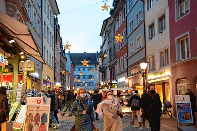 In der Konstanzer Altstadt gelten festgelegte Zufahrtszeiten für berechtigte Personen. Insbesondere in Notsituationen können sie aber ...