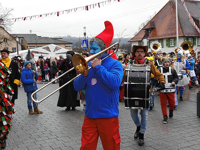 Bild 2: Die schönsten Bilder vom Schmotzigen in Hilzingen: Fasnacht 2025 mit buntem Treiben!
