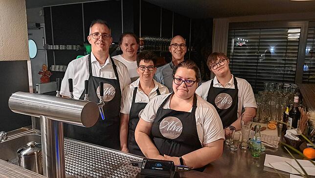 Bild 27: Die Köpfe rauchen bei der dritten SÜDKURIER-Quiznacht in bad Säckingen - das sind die Bilder