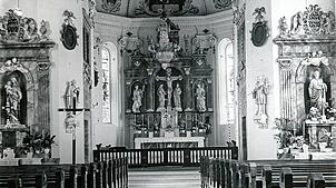 So präsentierte sich das Gotteshaus der Peter-und-Paul-Kirche in Singen im Frühjahr 1945. Bilder der Ostermessen gibt es im Stadtarchiv ...