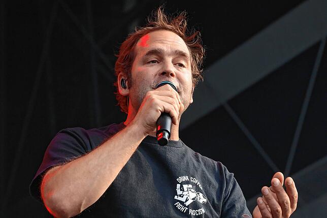 Bild 12: Bosse sorgt beim Southside für Stimmung