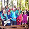 Georg Keller (Mitte in der blauen Jacke) und andere Mitglieder des Schwarzwaldvereins Vorderer Hotzenwald freuen sich schon darauf, zur ...