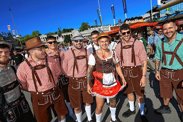 Bild 4: „O‘zapft is“ – 190. Münchner Oktoberfest gestartet