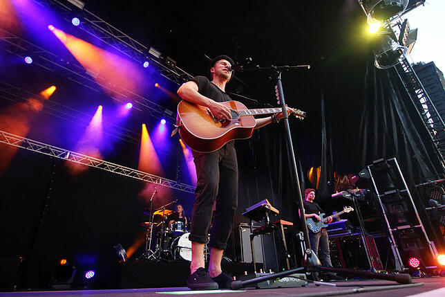 Bild 3: Bilder: 2000 Zuschauer bei Doppelkonzert von Johannes Oerding und Glasperlenspiel