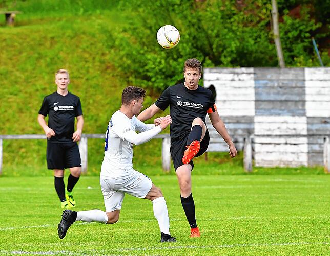 Bild 24: FC Erzingen siegt mit 6:3 bei der Spvgg. Brennet-Öflingen &ndash; und wir haben die Bilder!