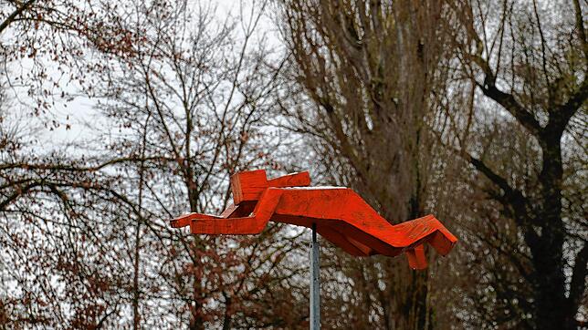 Rätsel im Mettnaupark: Corona-Hase oder Brustschwimmerin?