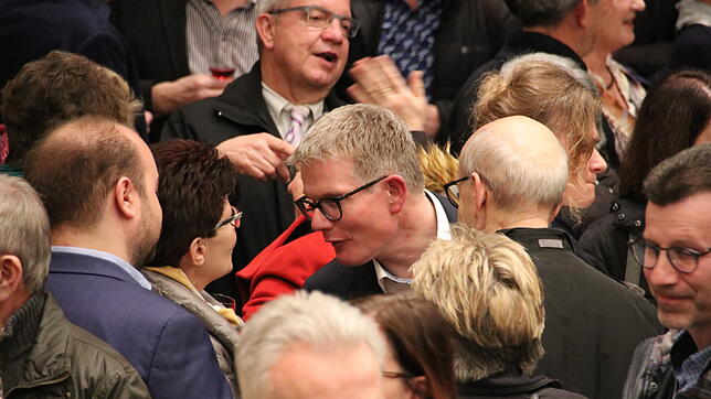 Bild : Investitur: Pfarrer Bernd Walter mit offenen Armen im Münster empfangen
