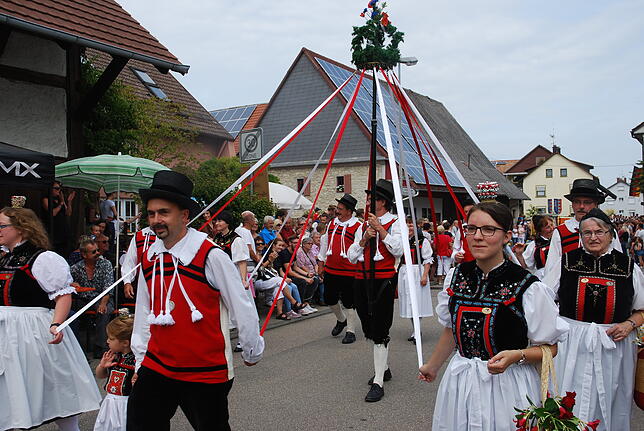 Die Trachtenvereinigung Althotzenwald aus Rickenbach erhielt viel Beifall vom Publikum.
