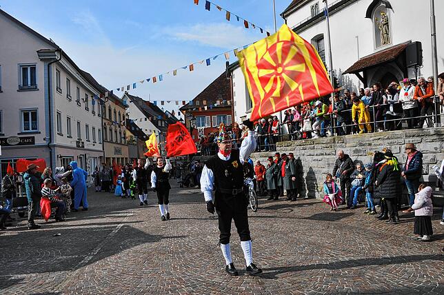 Bild 12: Markdorf: Narrenbaumsetzen 2025 – alle Highlights und besten Einblicke!