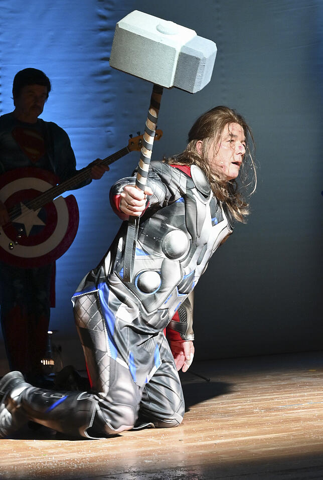 Ist in die Knie gegangen: Thomas Kauter als See-Thor.