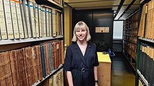 Maribel Bogenschneider leitet das Rheinfelder Stadtarchiv. Der Bestand an Dokumenten beginne etwa ab 1870. Fotos: Stefan Amann