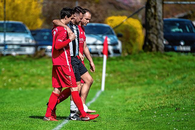 Bild 10: Spvgg. Wutöschingen gewinnt beim FC Grießen mit 3:1 &ndash; und wir haben Bilder!