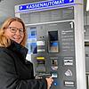 &bdquo;Ich war heute die Erste im Parkhaus&ldquo;, freute sich die Meersburgerin Inka Klaar im kernsanierten Parkhaus Mitte in Überlingen.
