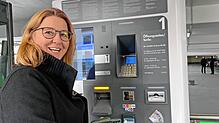 &bdquo;Ich war heute die Erste im Parkhaus&ldquo;, freute sich die Meersburgerin Inka Klaar im kernsanierten Parkhaus Mitte in Überlingen.