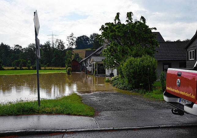 Bild 15: Bilder vom Unwetter in Markdorf: Evakuierung des Campingplatzes